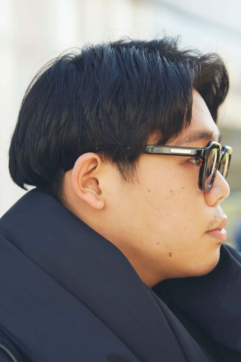 冬の黒はこう楽しめ！ ストールにレイヤード、表情豊かなオールブラック 井尻竜平 2枚目の写真