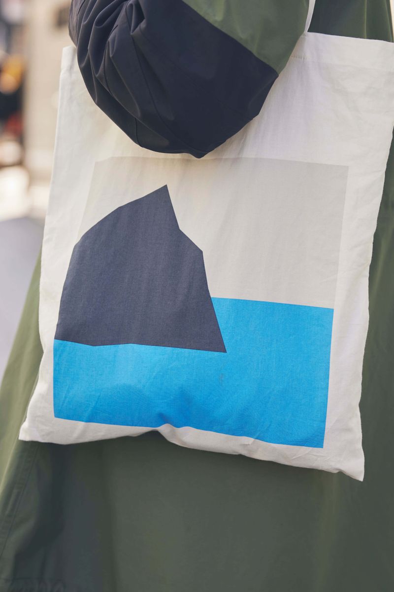 定番配色に、サイズ＆シルエットで洒落感を出すナイスサンプル 江上啓介 2枚目の写真