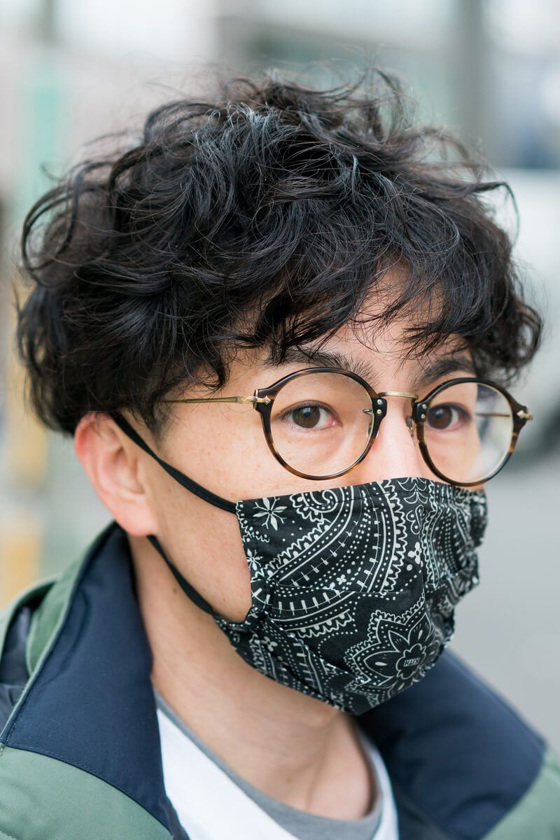 生地感、色、シルエット。モノ選びのちょっとした矜恃が、いいスタイルを作る好例 マカロニ 2枚目の写真