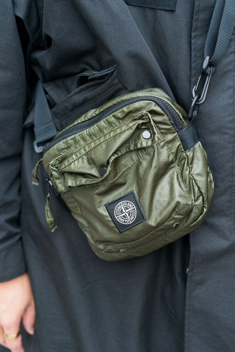 ボリュームコートには細身のパンツを。スッキリ見せのお手本タッグ 新保大夢 3枚目の写真