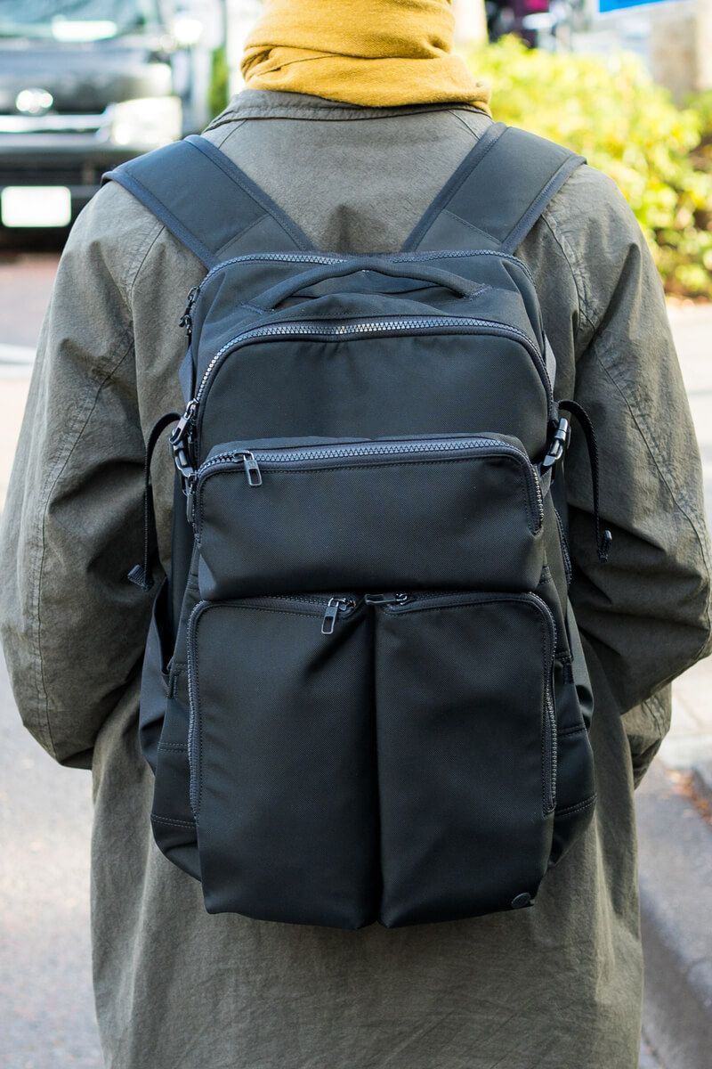 首元のマスタードイエローで、ダークトーンにピリッと味わいプラス 中弥智博 4枚目の写真