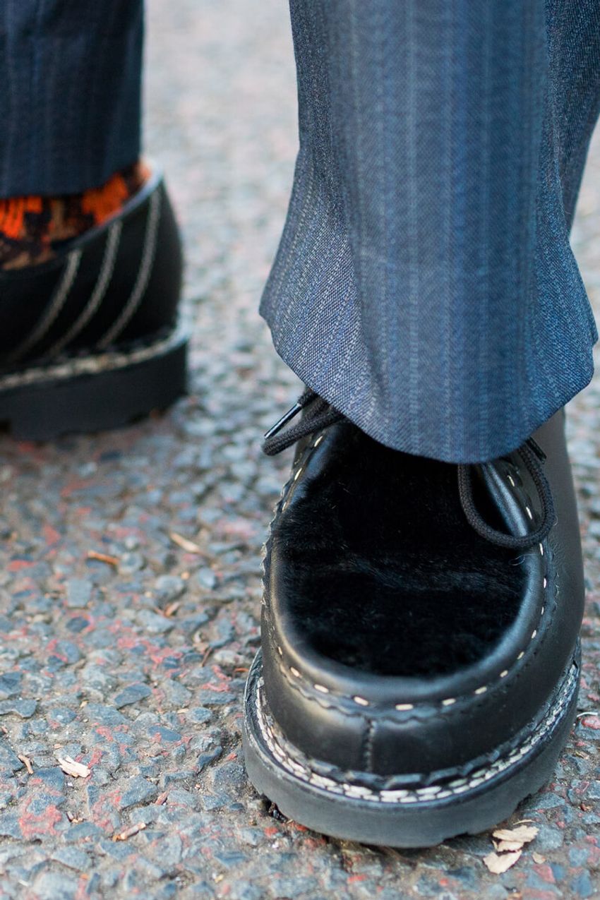 マルジェラ、プラダ、ボッテガetc.ハイブランドのリアルコーデ好例を3人の街角スナップで - 5枚目の画像