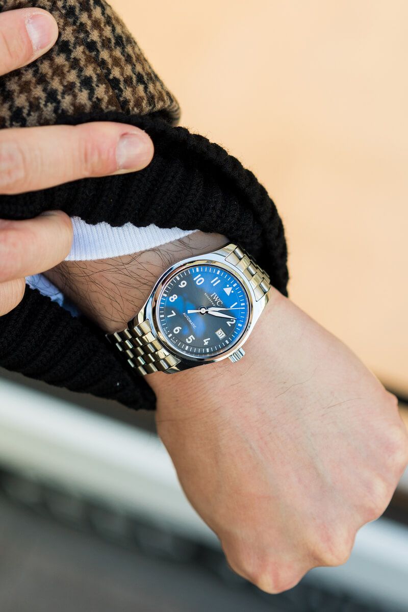 トラッドなチェックコートを、淡色デニムでカジュアルダウン 黒川陽介 4枚目の写真