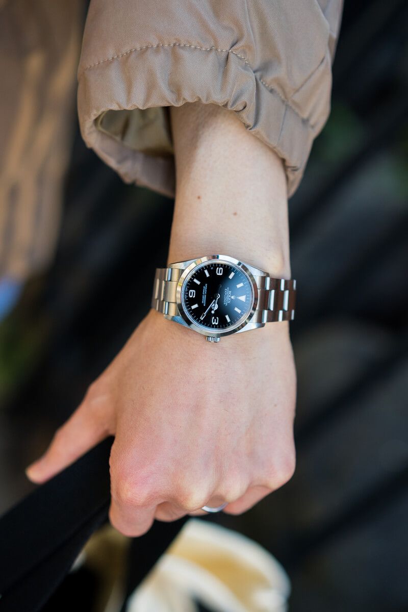 サックスブルーのシャツで、爽やかさ感じる冬コーデ 井上裕介 4枚目の写真