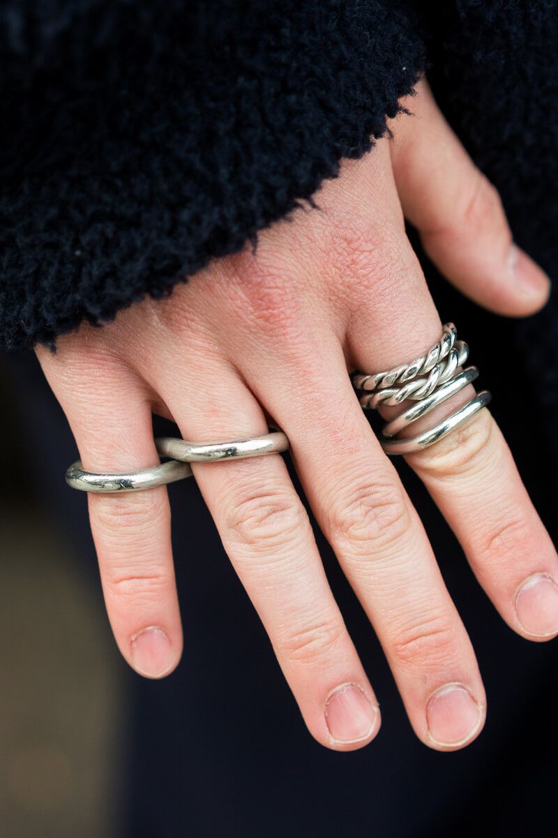 小物使いの工夫で、やんちゃさと大人っぽさは両立可能だ 今井佑大 5枚目の写真