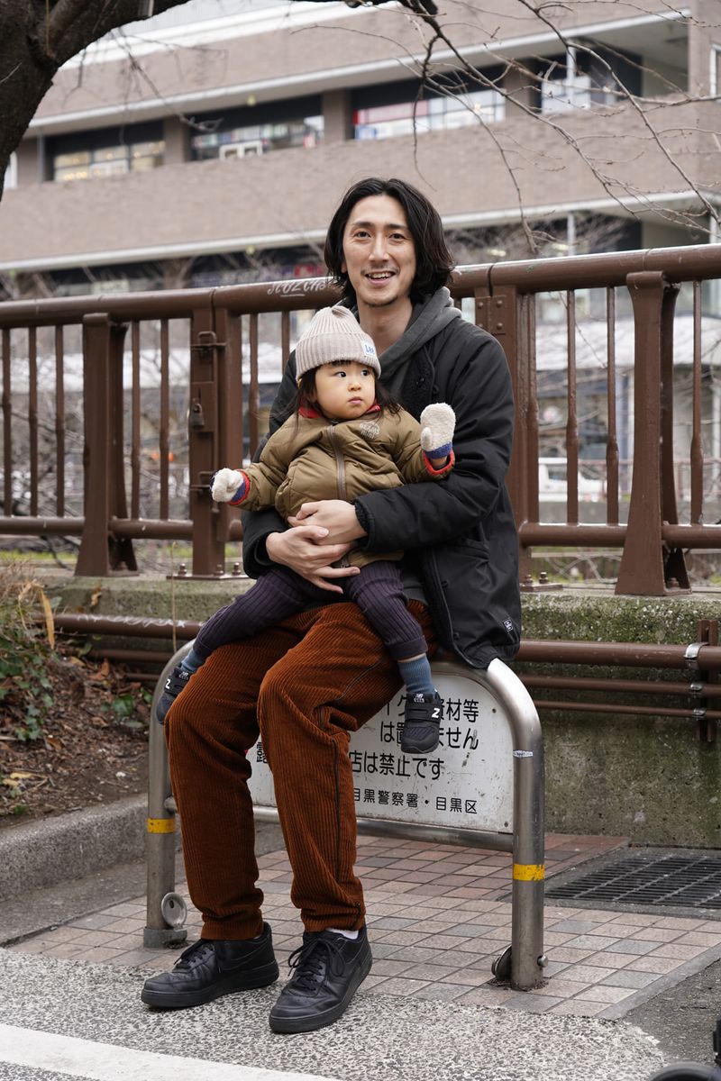 絶妙カラーのコーデュロイパンツが、定番コーデのいいアクセントに 石橋秀一 7枚目の写真