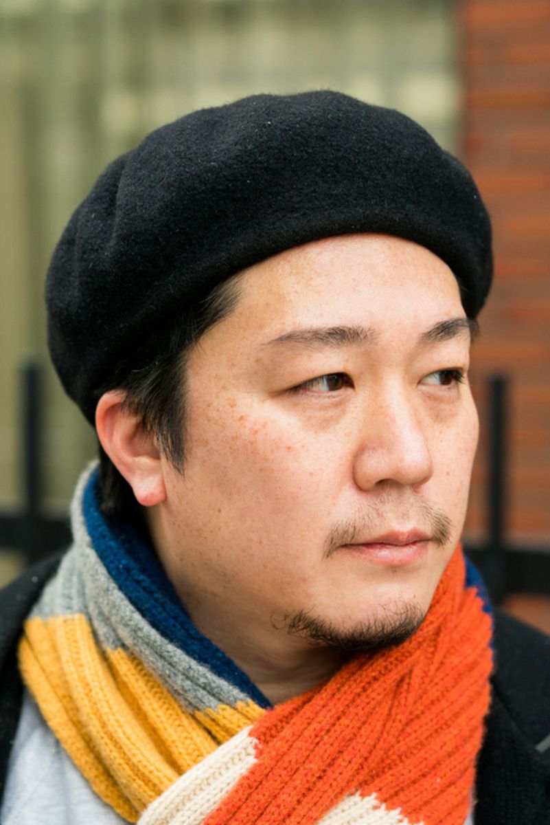 気の利いた小物と一緒に、古着のコートで過ごす休日 千葉一孝 2枚目の写真