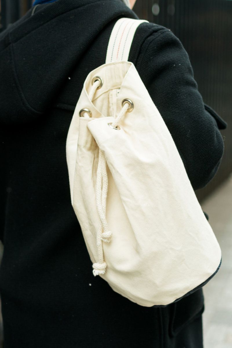 気の利いた小物と一緒に、古着のコートで過ごす休日 千葉一孝 4枚目の写真