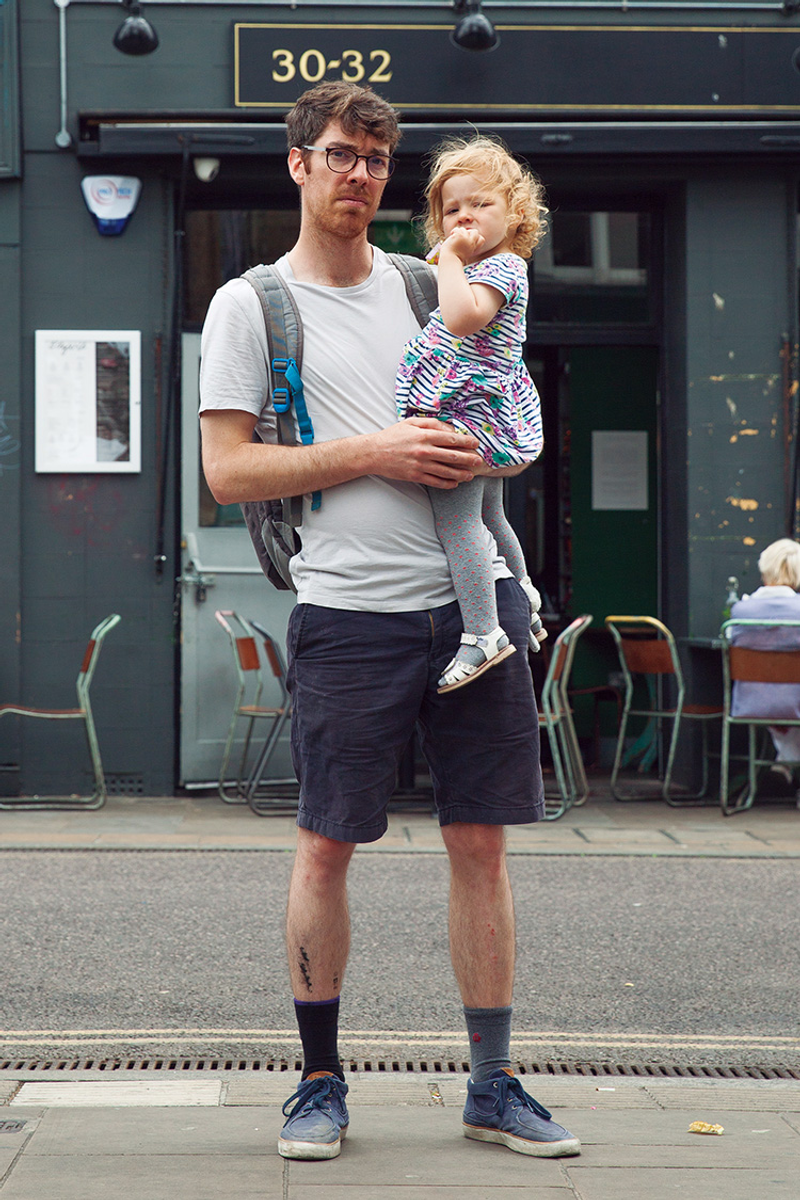 シンプル？……足元に注目。ソックスひとつで“達人級”の印象に ヘンリー