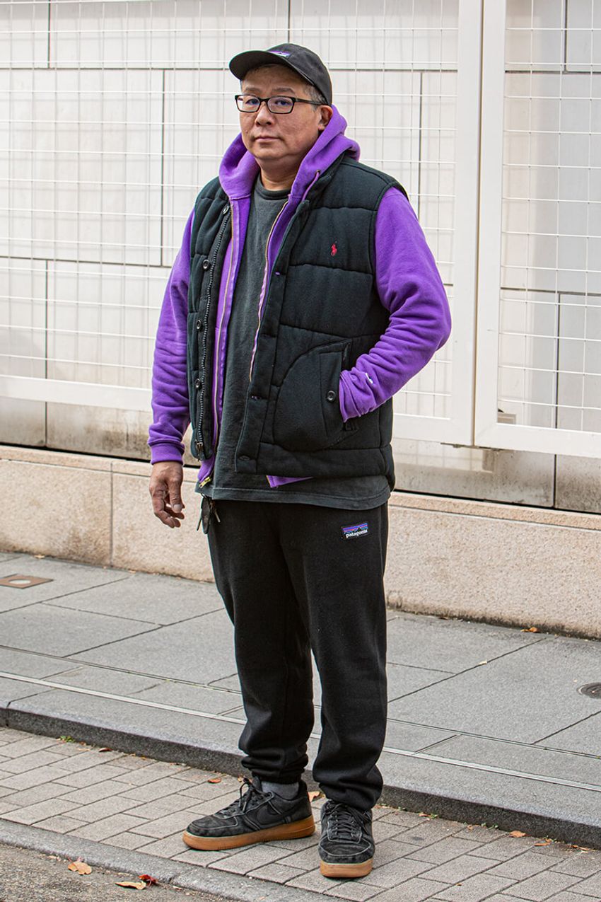 万能すぎる“黒ベスト”。5人の実例で解く、“着回し力最強”とされる理由 - 6枚目の画像