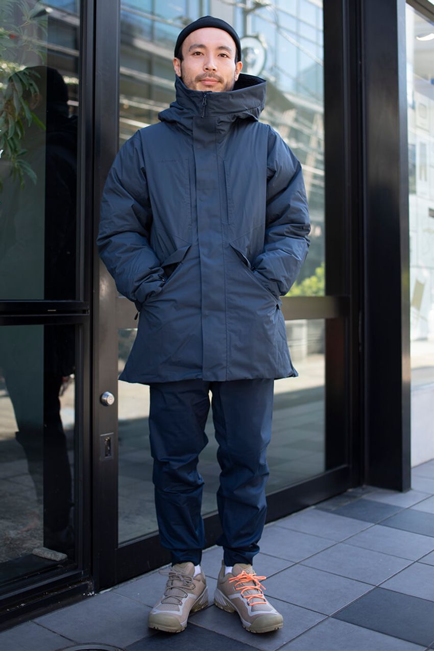 「マムート」のダウン＆シェルはどう着こなす？ 色別の3サンプルを街角スナップで - 2枚目の画像