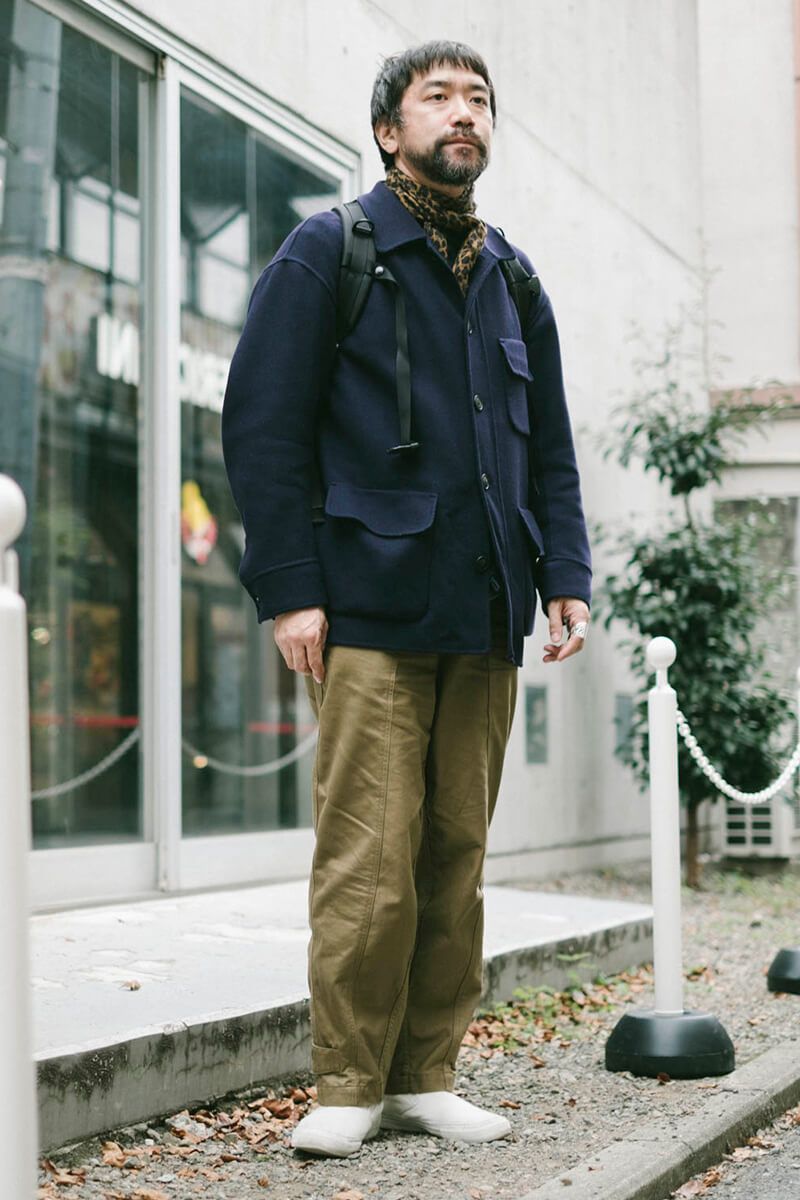 首元のヒョウ柄で、軽妙にスパイスの利いた装い 橋本克久