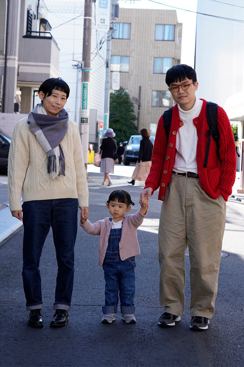 優しい印象を醸し出す、真っ赤なインバーアランのカーディガンを主役に！ 西岡宏憲