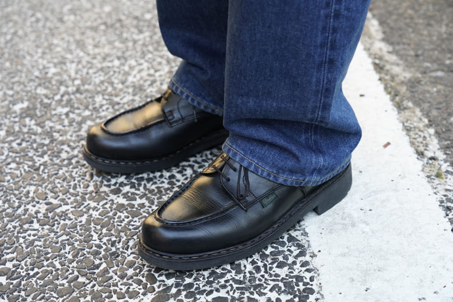 デニム好きが行き着いた、上下シオタの洒脱な着こなし 横山淳 2枚目の写真