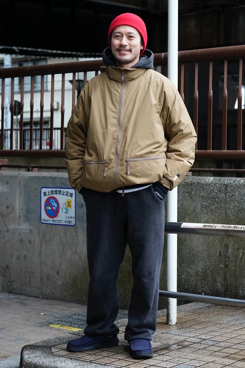 ピリッと効かせた、赤ニットキャップのアクセントが秀逸 宮崎達也