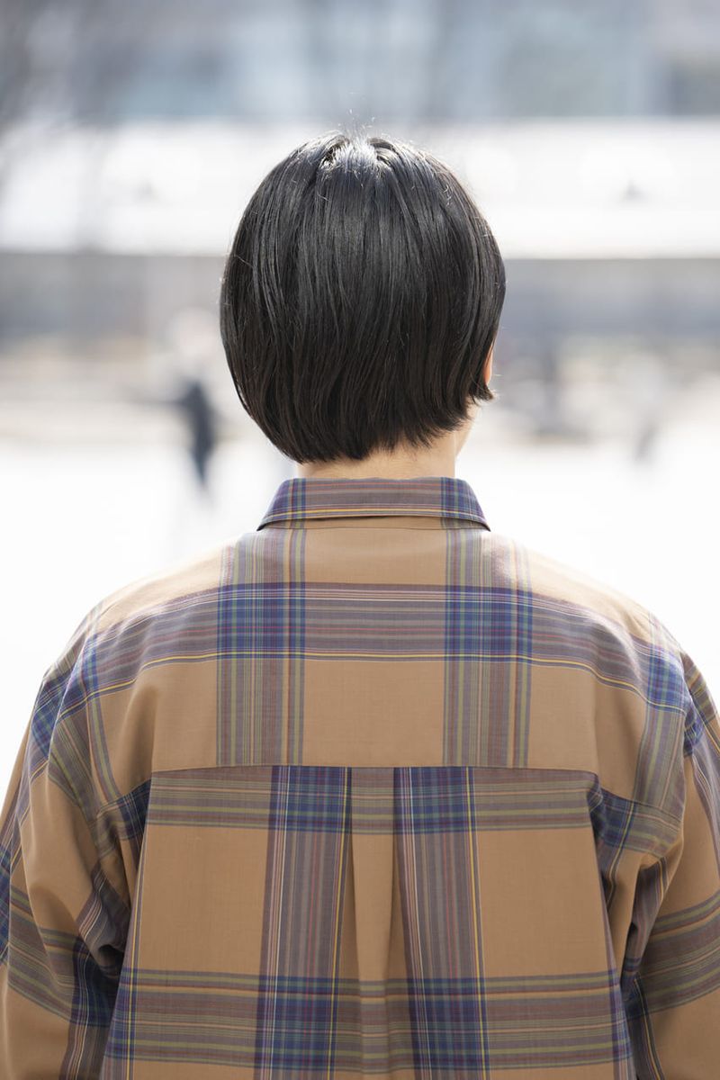 ブルゾン代わりのチェックシャツ、前閉め袖止めが大人っぽい！ 上田泰史 5枚目の写真