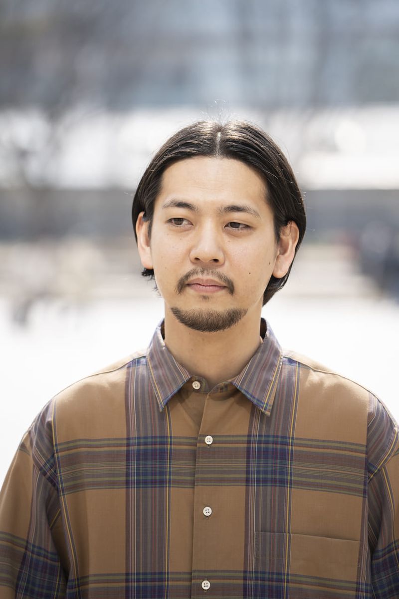 ブルゾン代わりのチェックシャツ、前閉め袖止めが大人っぽい！ 上田泰史 2枚目の写真