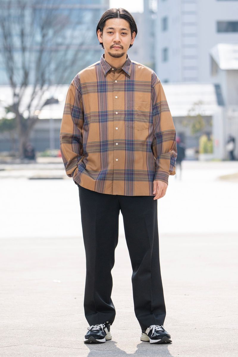 ブルゾン代わりのチェックシャツ、前閉め袖止めが大人っぽい！ 上田泰史