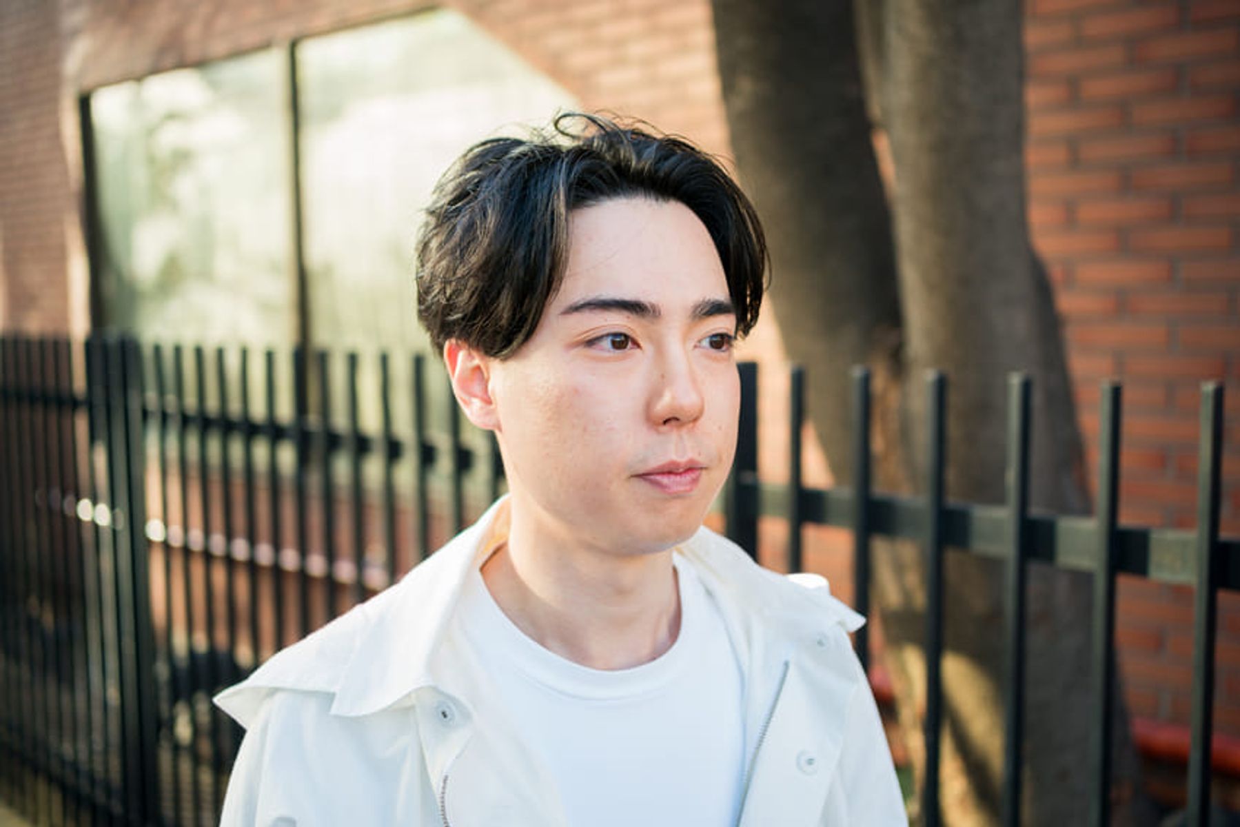 お手本にしたい、今日的な脱力系モノトーンコーデ 坪田雄人 2枚目の写真