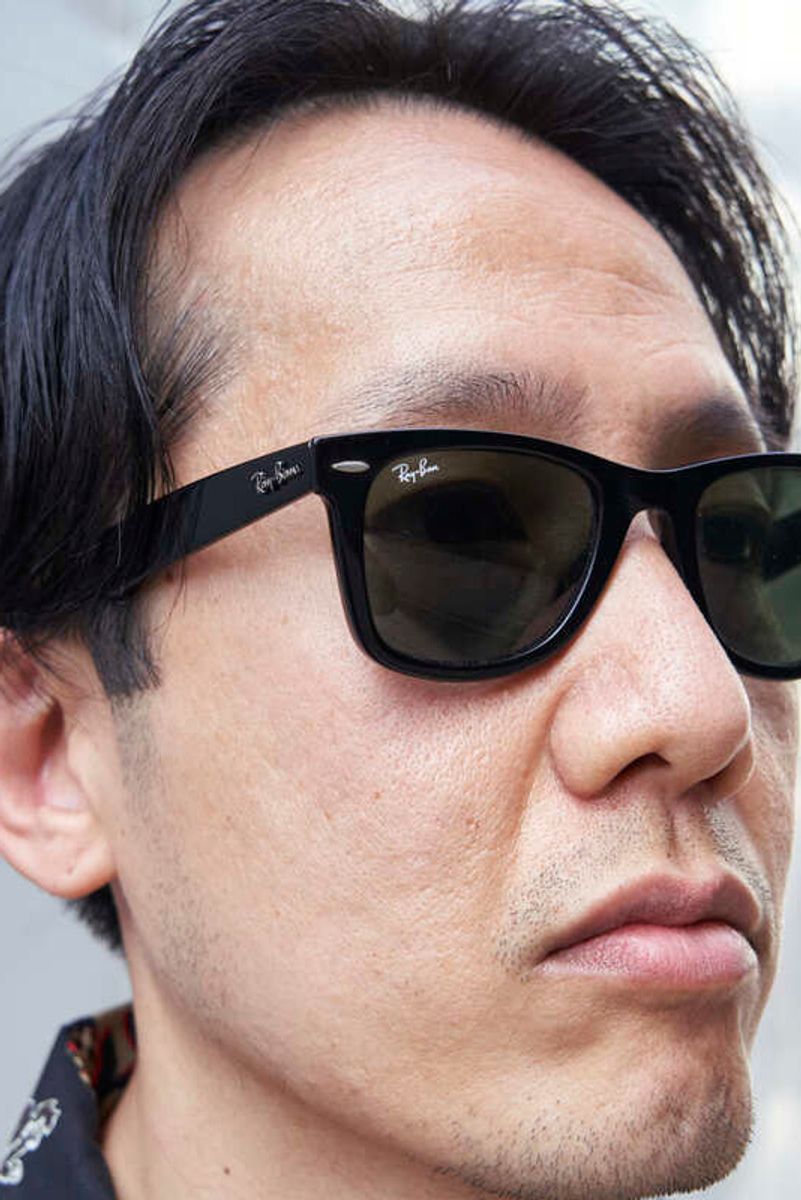 パンツインでコンパクトに見せる、柄シャツの上手な着こなし 水井裕一 5枚目の写真