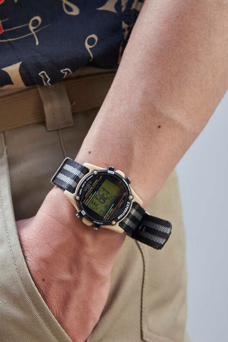 パンツインでコンパクトに見せる、柄シャツの上手な着こなし 水井裕一 8枚目の写真