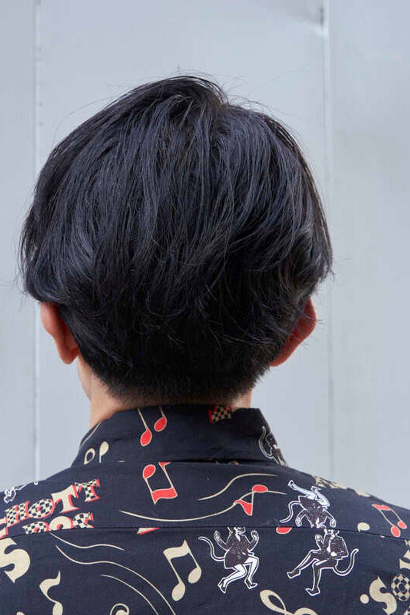 パンツインでコンパクトに見せる、柄シャツの上手な着こなし 水井裕一 4枚目の写真