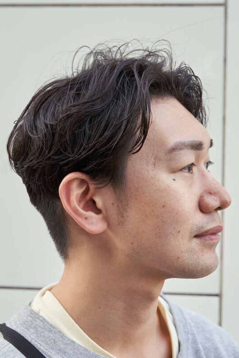 スウェットの絶妙なサイズ感！ グレー×オレンジの配色も◎ 庄内貴史 3枚目の写真