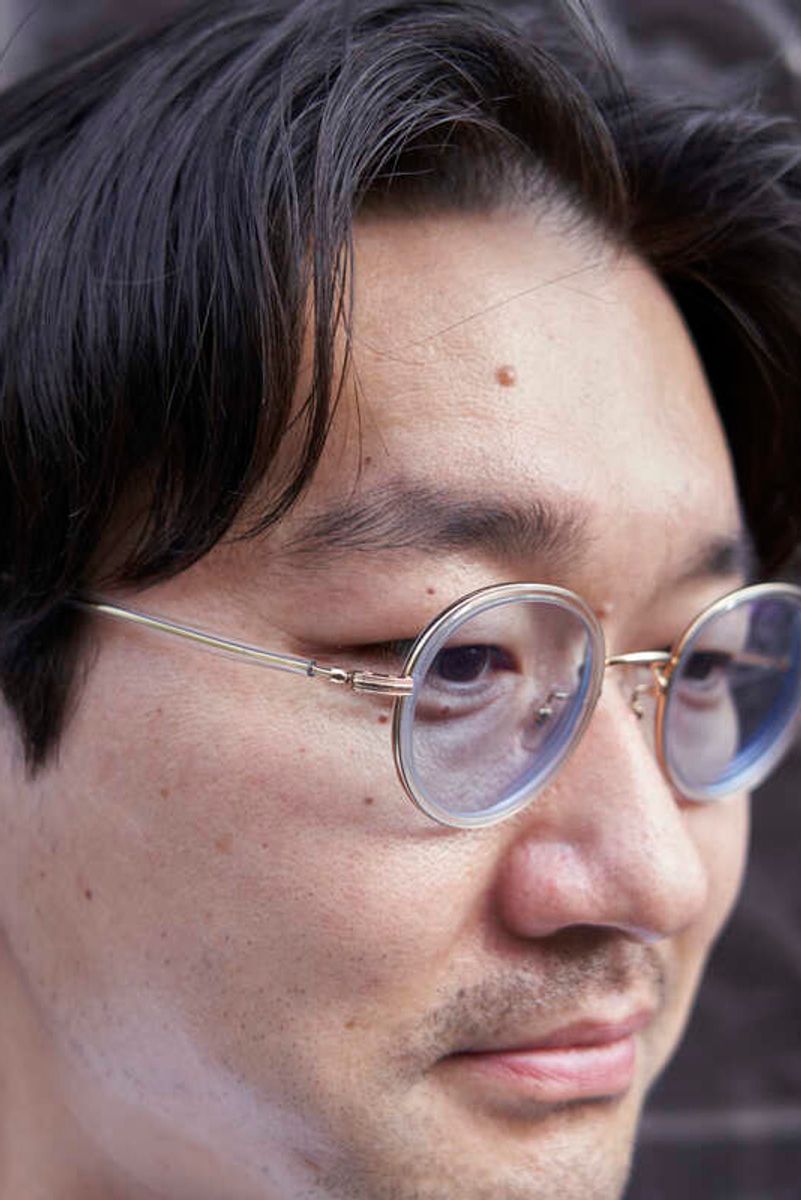 春の陽気に誘われて、真っ先に着たくなったトレーナー 千葉峻一 5枚目の写真