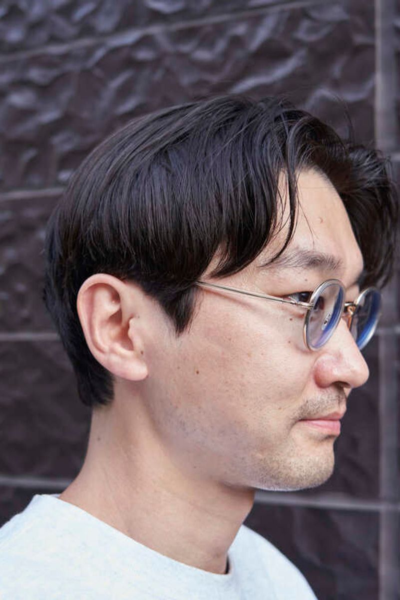 春の陽気に誘われて、真っ先に着たくなったトレーナー 千葉峻一 3枚目の写真