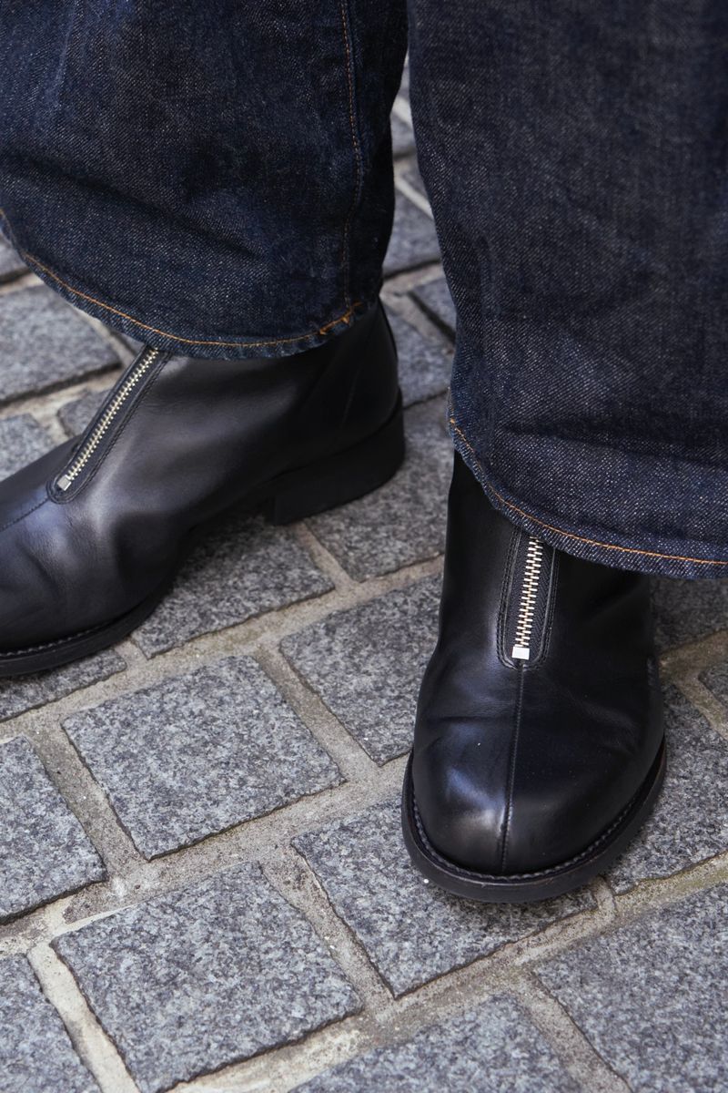 カーディガンにネクタイピンの合わせ技で洒落度アップ 細山克哉 5枚目の写真