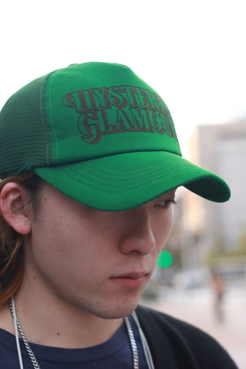 大胆なダメージデニムを、アメリカンテイストのアイテムで上手にまとめる 柴橋宗汰 2枚目の写真