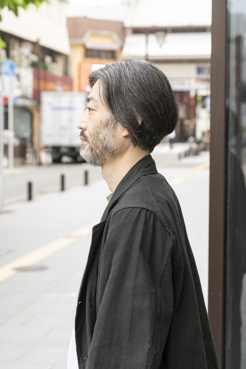 軍モノを使ったインナー２種のレイヤード使いでさりげない大人らしさ 佐藤 大 4枚目の写真