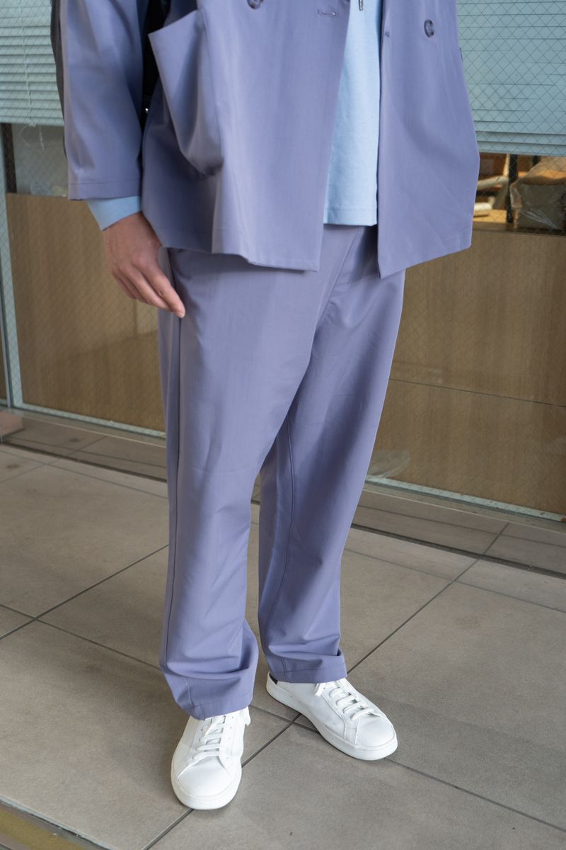 色気があるパープルのセットアップを主役に 成田 傑 6枚目の写真