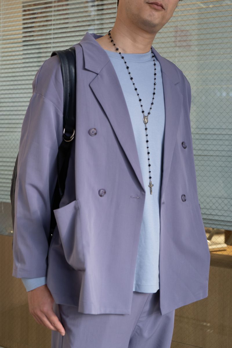 色気があるパープルのセットアップを主役に 成田 傑 2枚目の写真