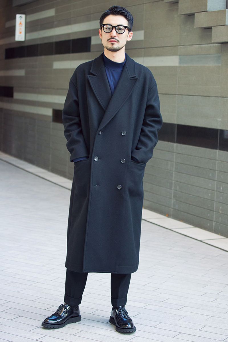 80’sモード調ルックのアクセント。大人の色気を加えるパープルカラー 中野渡貴