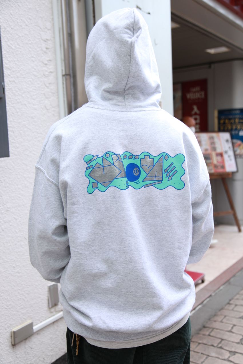 結局グレーの「パーカ」に首ったけ。チャンピオン以外で着るならどのブランドがいい？ - 2枚目の画像