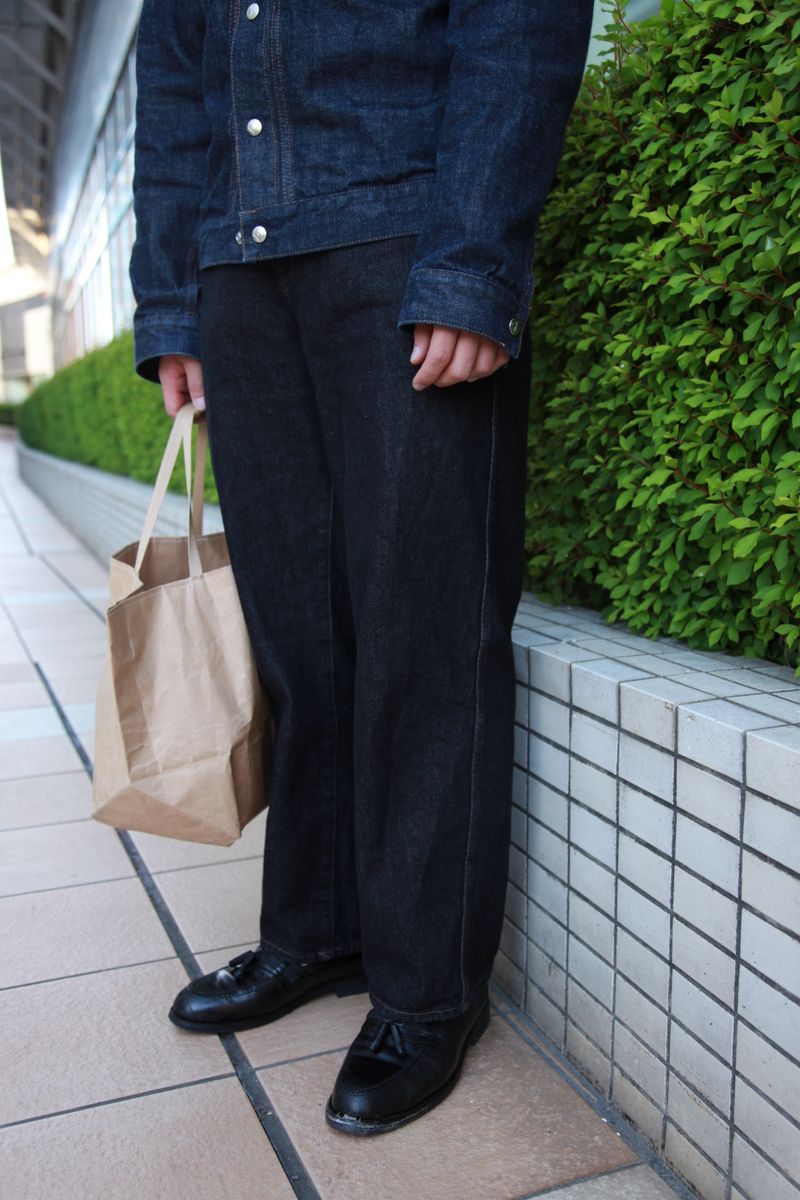 ノーカラーで魅せるデニム・オン・デニム 佐藤 駿 5枚目の写真