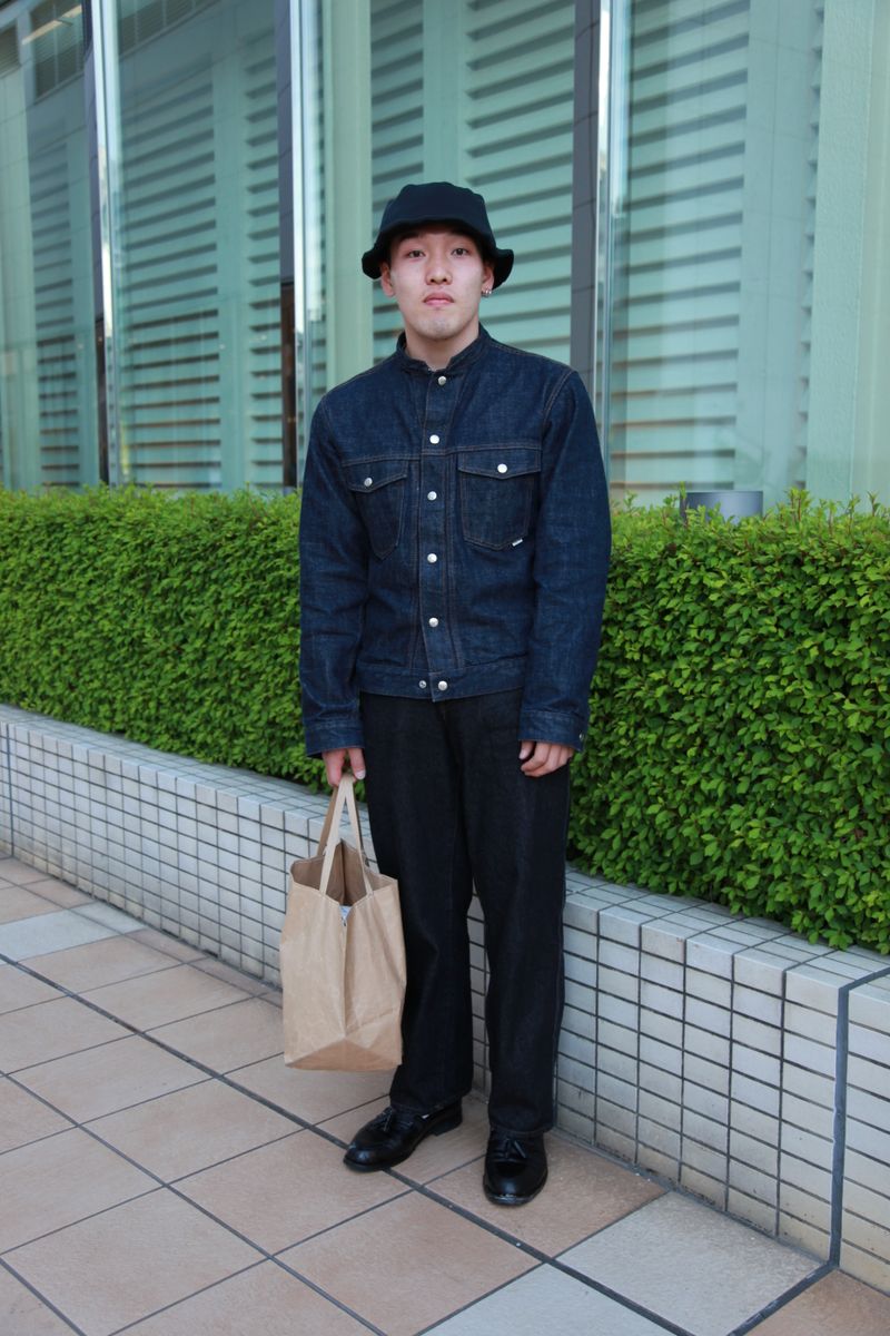 ノーカラーで魅せるデニム・オン・デニム 佐藤 駿