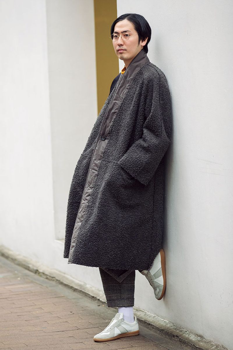 個性派ロングコートの使いやすさを知ってるか？ 定番色でここまでキマる 岩丸 一