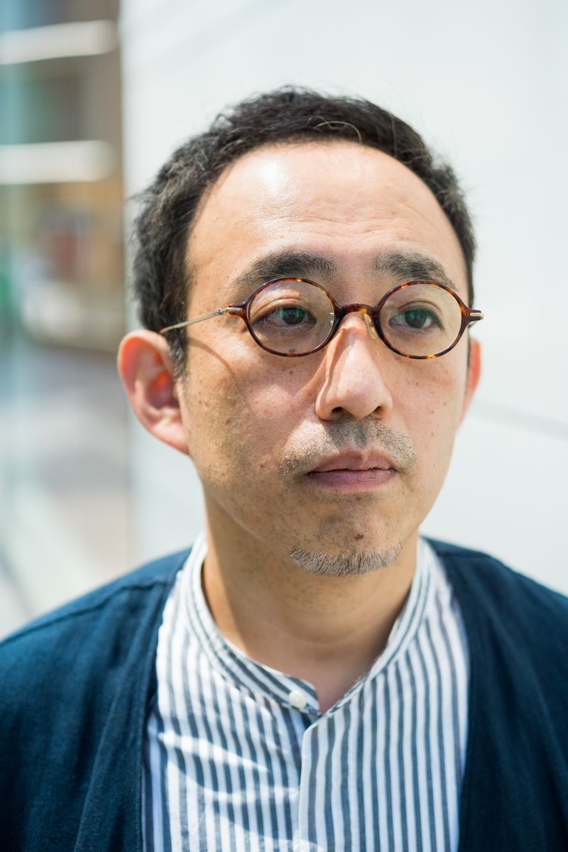 春が叶えた、カーディガンとサンダルの組み合わせ 泉 俊介 2枚目の写真