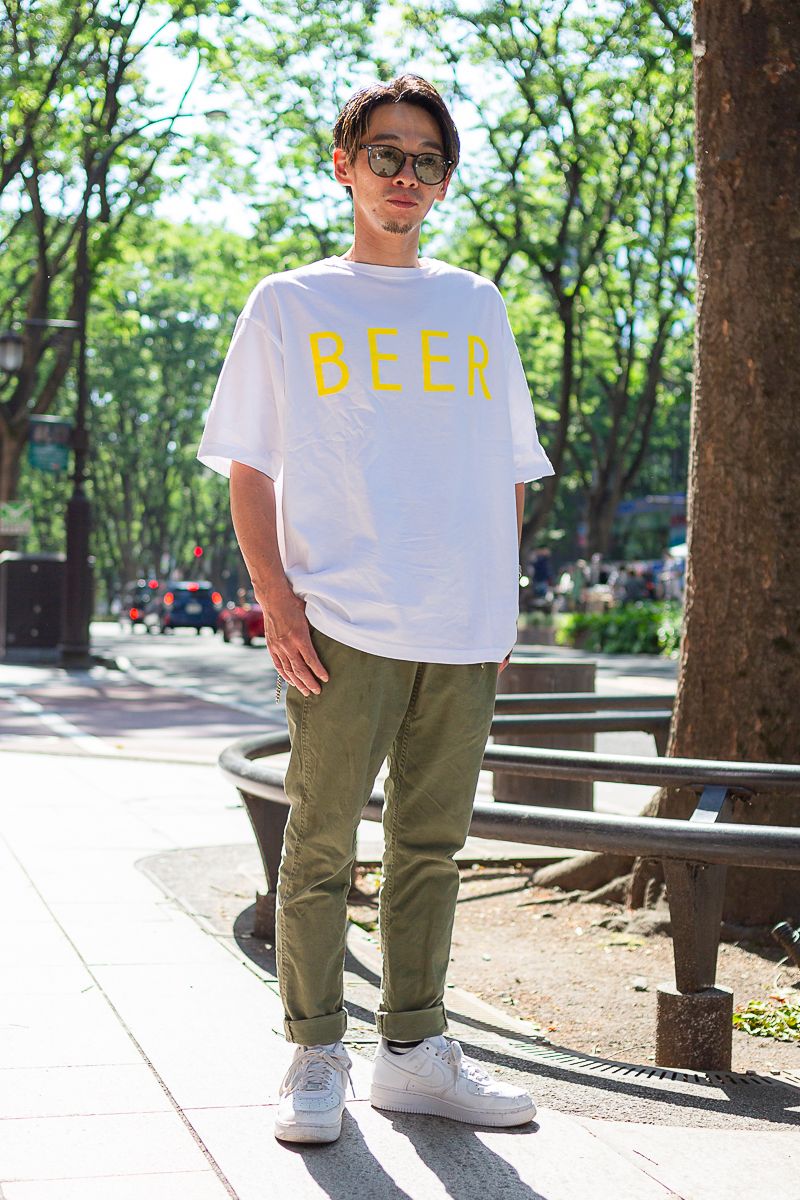 キャッチィな「BEER」Tシャツで猛暑もアゲ 佐藤 純