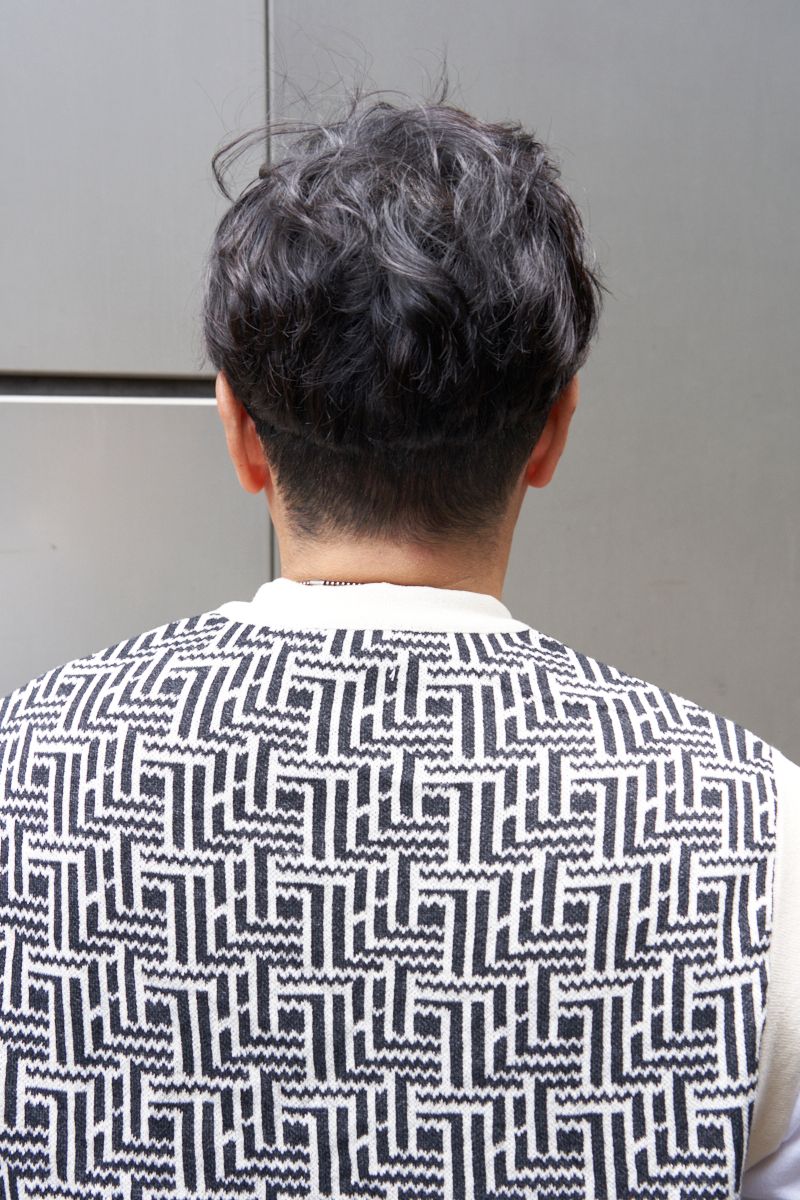 シンプルイズベストなコーデに追いベスト 藤原吉章 5枚目の写真