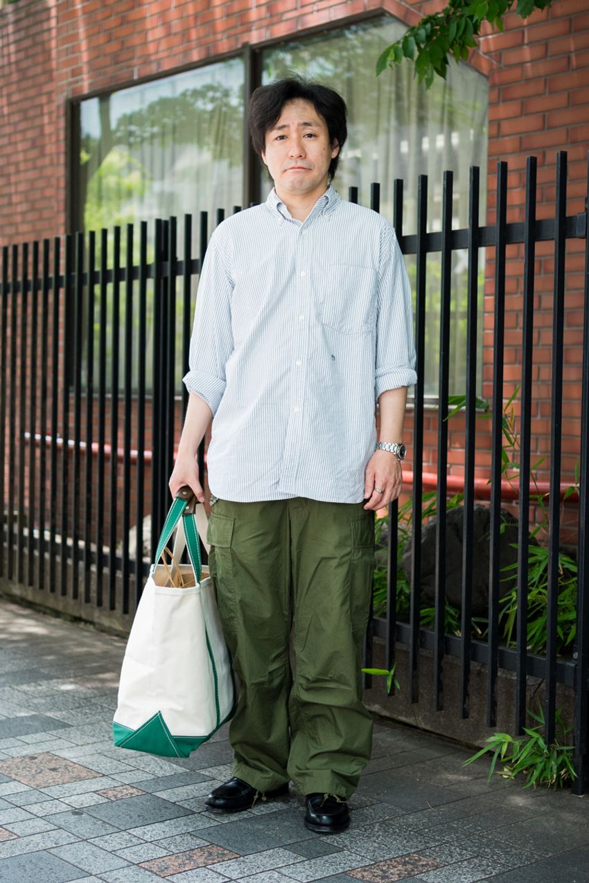鉄板「L.L.ビーン」のトートは“グリーン”が人気！街角スナップで見る、達人たちの取り入れ方 - 2枚目の画像