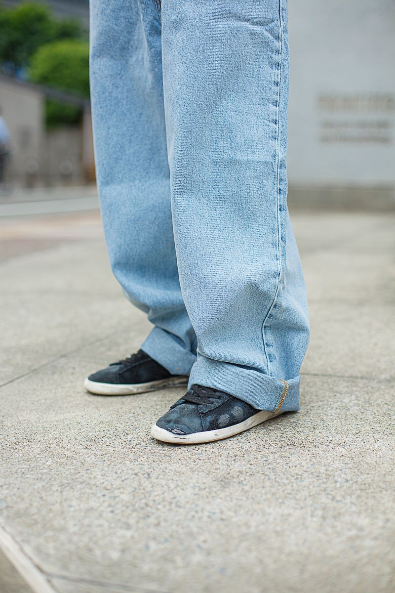 柄シャツをゆるデニムでストリートに着こなす 和田紘樹 4枚目の写真