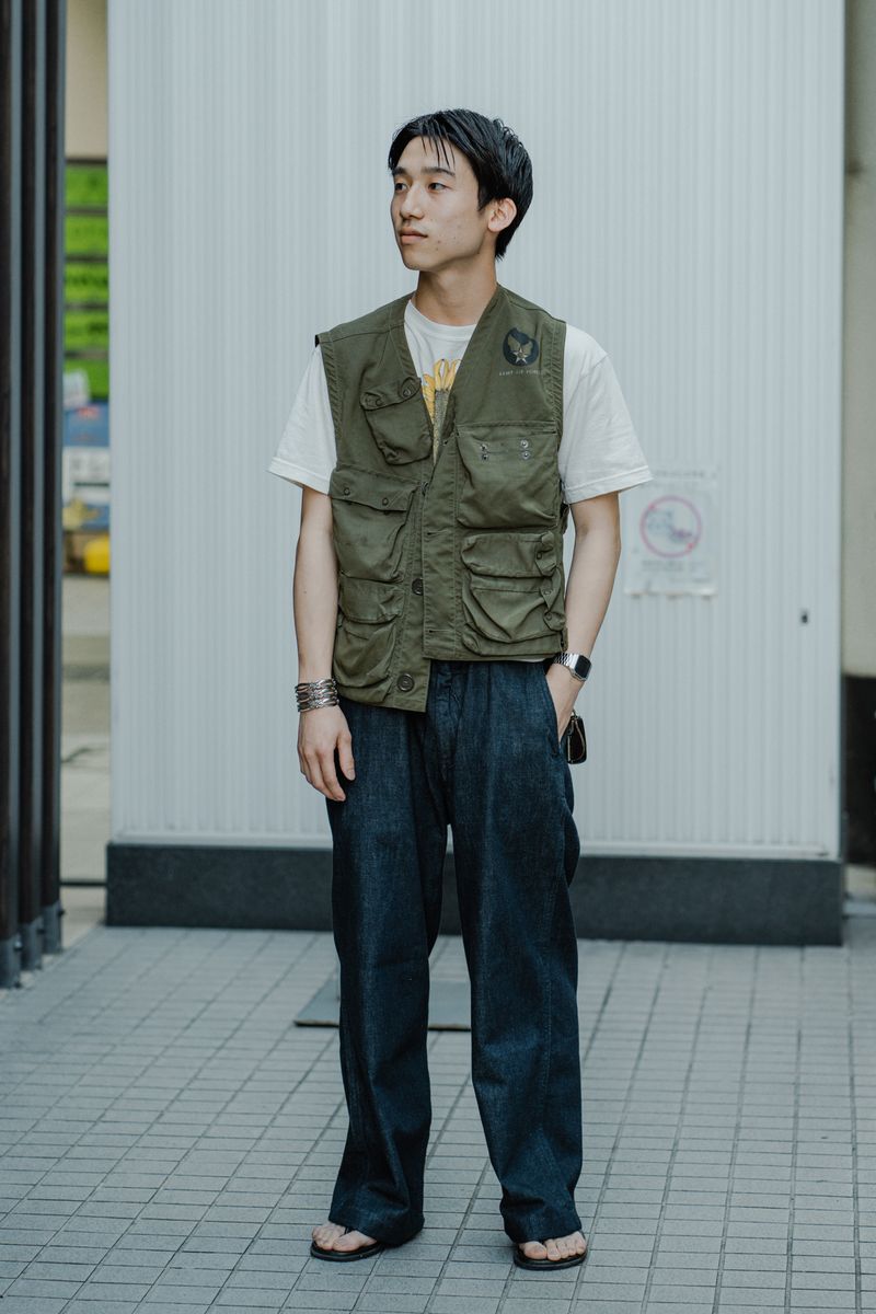初夏を迎えるミリタリーベストの着こなし 原田元樹