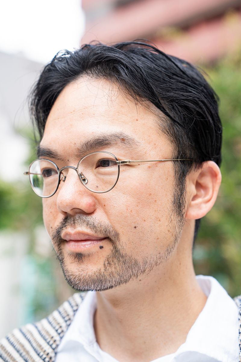 リネンのパンツとシューズがもたらす清涼感 松田敏志 5枚目の写真