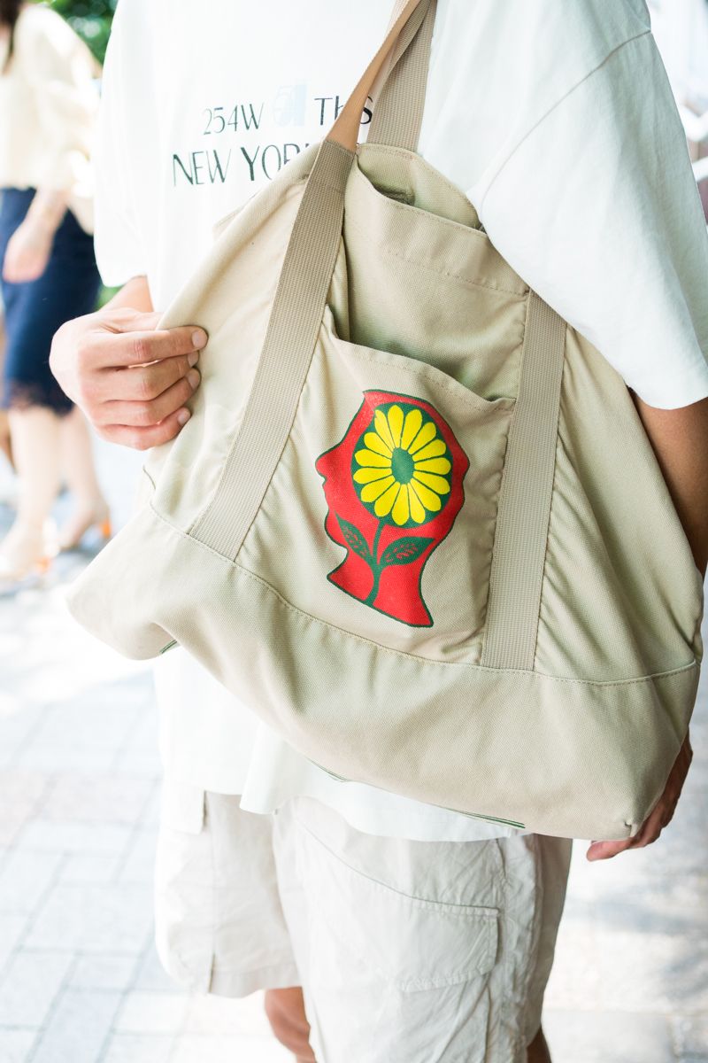 淡い色とストライプ柄の爽やかな着こなし 藤沼 純 3枚目の写真