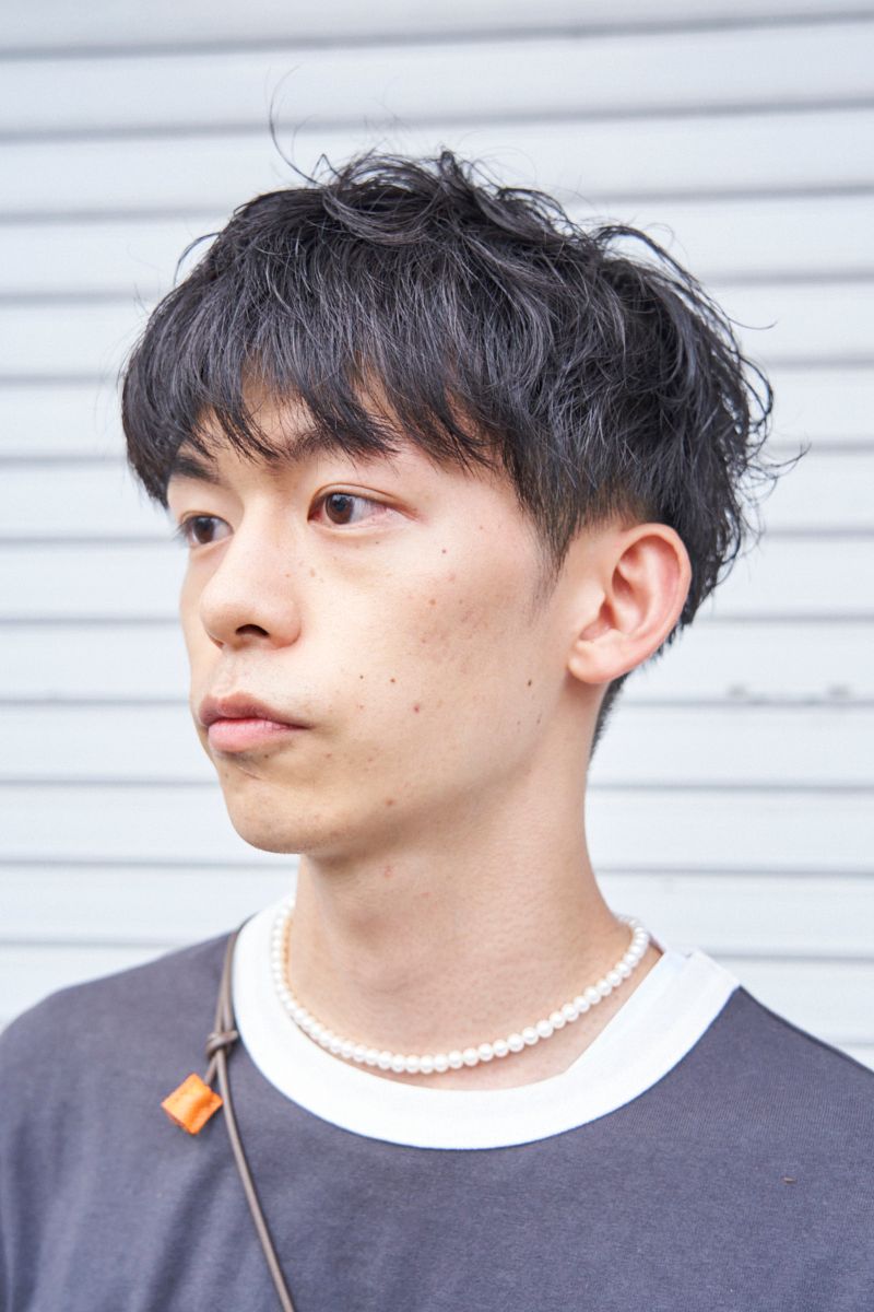 バッグのグリーンやサンダルで抜け感を演出 後藤武人 3枚目の写真