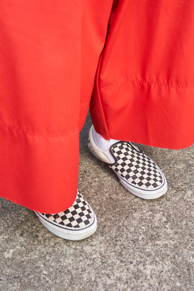 ダボダボのビッグシルエットで派手色を遊ぶ Reo 4枚目の写真