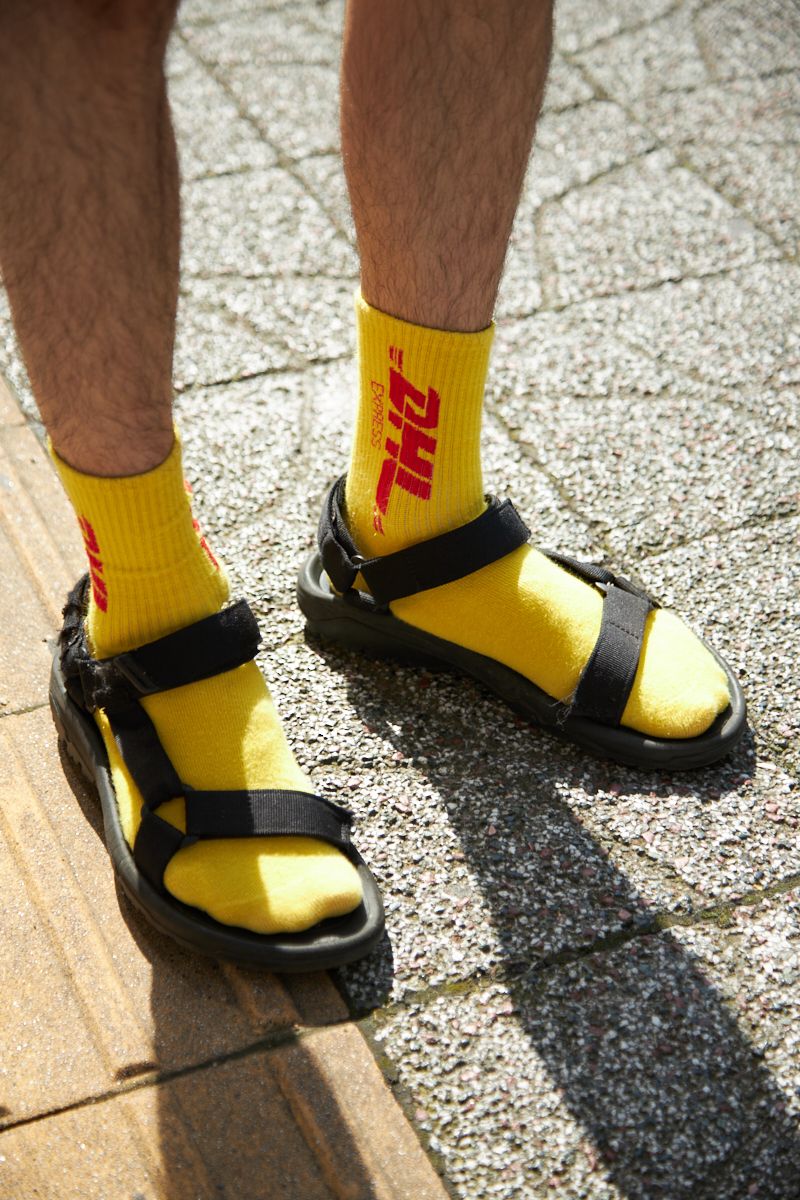 ビタミンカラーの投入で元気溢れる夏コーデ 大里晃生 5枚目の写真